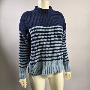 Wonderly small sweater nwt R12